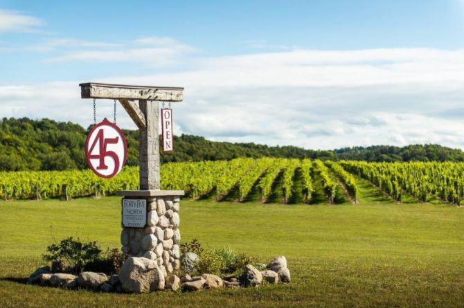 Best Best wine tours in traverse city Michigan USA